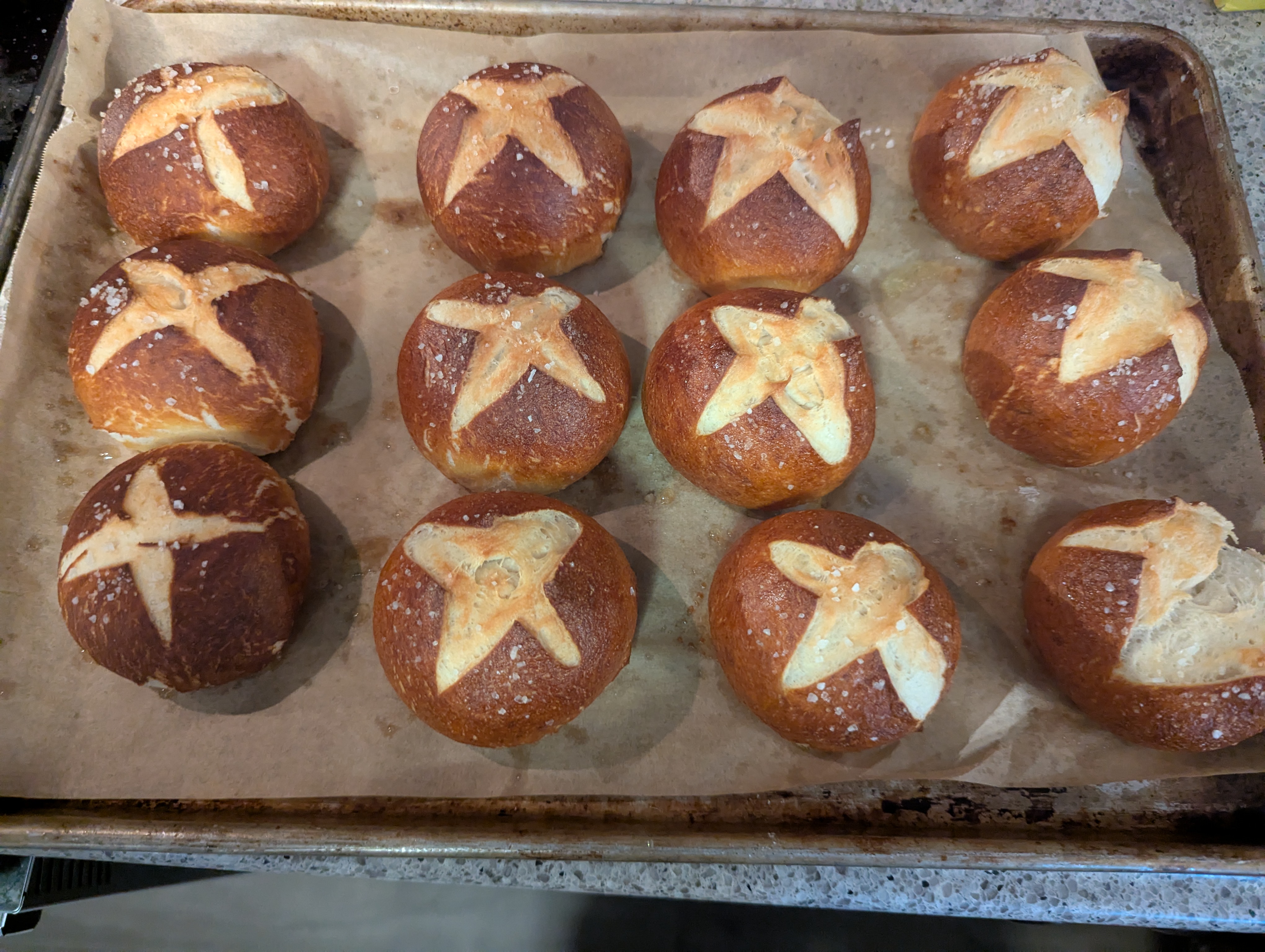pretzel-buns